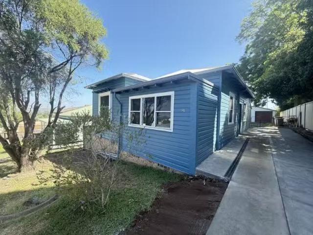 Cozy 3 BR 94 Hill Street, Muswellbrook House for rent Listed.