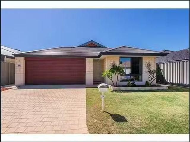 Deal! 3 BR 9 Berkeley Loop, Piara Waters, WA 6112