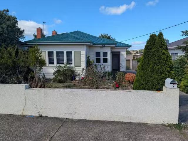 Nice 3 BR 9 Charles Street, DEVONPORT, TAS 7310 House for Rent