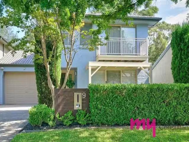 Nice 3 BR 9 Horseman Place, Currans Hill, NSW 2567