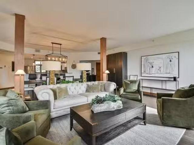 Unique 3 BR Chemin au Pied de la Montagne