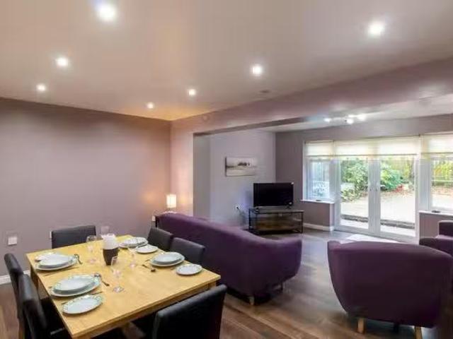 New 3 BR Newington Drive