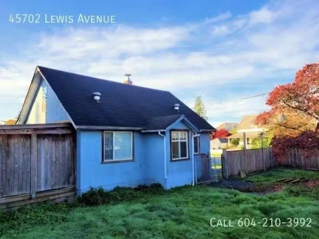 Rental! 3 BR Updated Home on Large Lot with Workshop and Solar.
