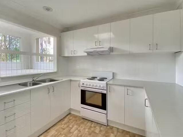Rental! 3 Lalor Crescent, Engadine, NSW 2233