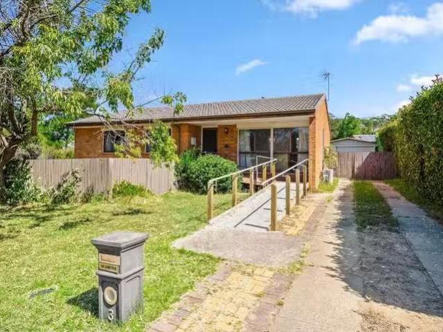 Charming 3 Leith Place, Kambah, ACT 2902