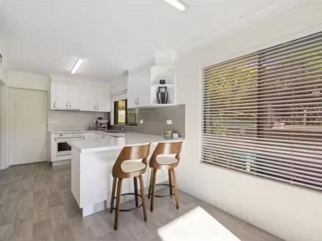 New 3 Links Avenue, KORORA House for rent Listed by Michelle.