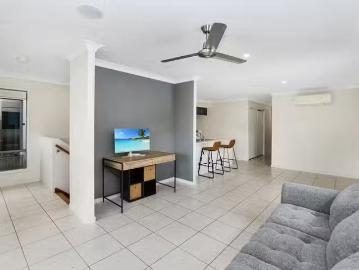 Just in! 3 Sewells Circuit, Spring Mountain, QLD 4300
