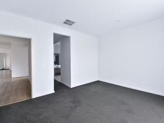 Just in! 3 Supper Street, Sunbury, VIC 3429
