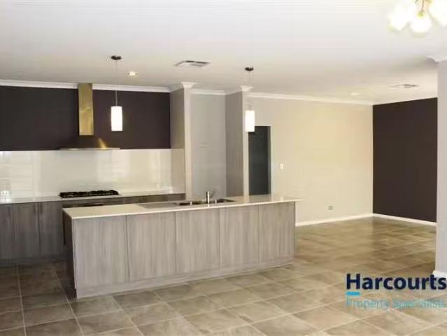 Just in! 3 Quartz Avenue, WELLARD, WA 6170 House for Rent