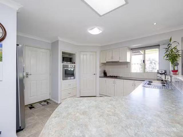 Nice 3 Welby Crescent, High Wycombe, WA 6057