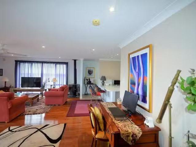 Deal! 3 Tor Close, Umina Beach, NSW 2257