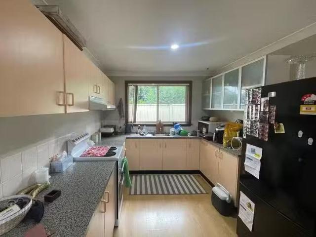 Cozy 3B Campbell Street, Thirlmere, NSW 2572