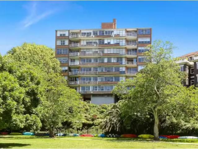 Nice 44/1 Holdsworth Avenue, ELIZABETH BAY Apartment for rent.
