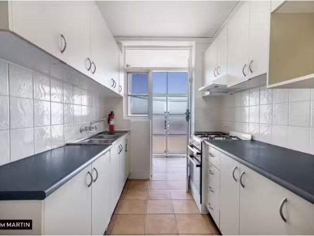 Charming 44/28 Evans Avenue, Eastlakes Apartment for rent Lis.