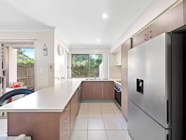 Deal! 4/431 Manly Road, Manly West, QLD 4179