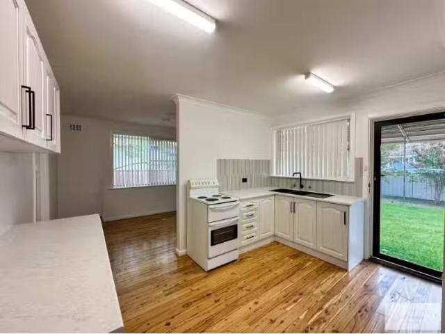 Nice 44 Margaret Street, South Tamworth House for rent Listed.