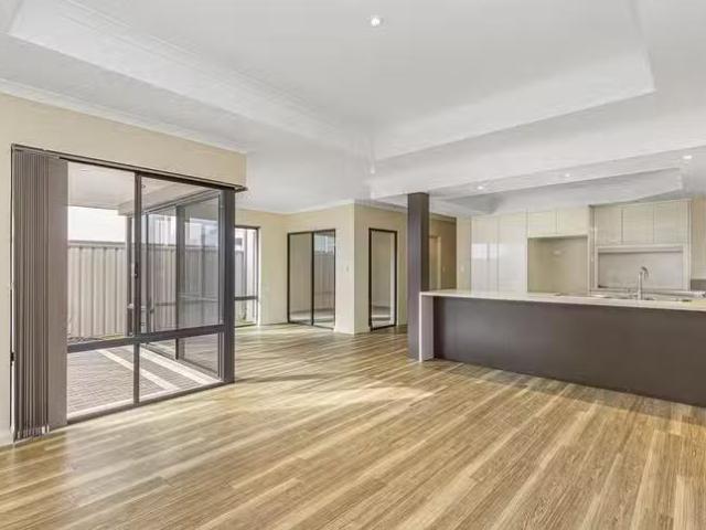 Cozy 44 Emmerson Street, North Perth, WA 6006