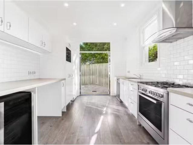 Nice 44 Jersey Road, Paddington House for rent Listed by Mary.