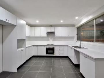 Cheap 44 Warung Street, Yagoona House for rent Listed by Beli.