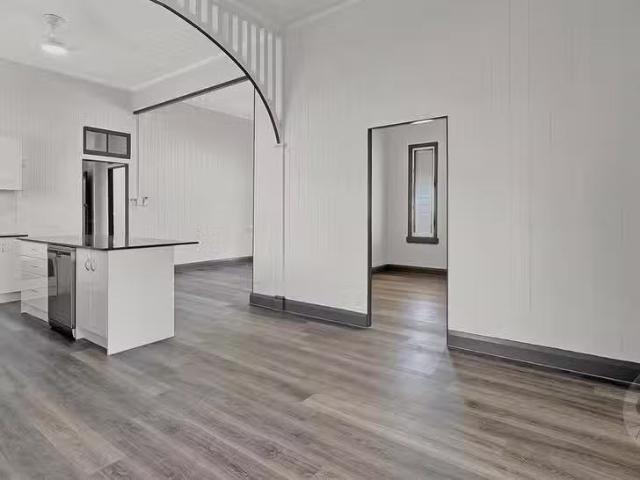 Nice /456 Mccoombe Street, Mooroobool, QLD 4870