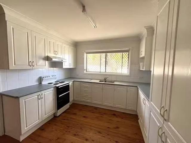 Charming 45 Captain Cook Drive, Barrack Heights, NSW 2528