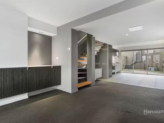Just in! 45 Colville Street, BATTERY POINT, TAS 7004 Townhou.