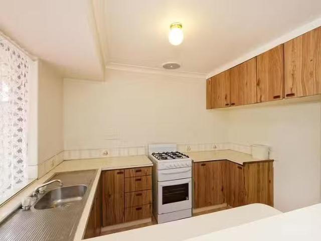 Deal! 45 Kingsbridge Road, Warnbro, WA 6169