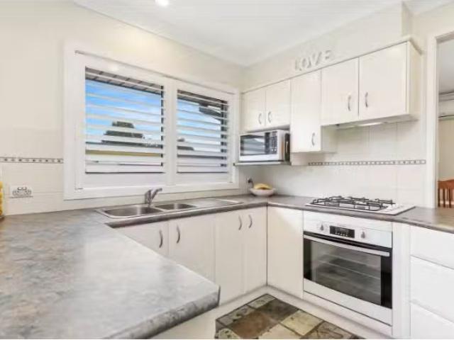 Deal! 45 Sandgate Road, Wallsend House for rent Listed by Shi.