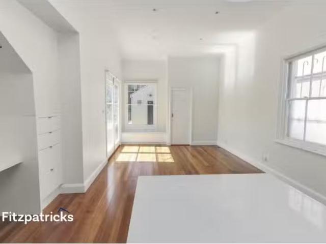 For Rent! 45 Trail Street, Wagga Wagga House for rent Listed.