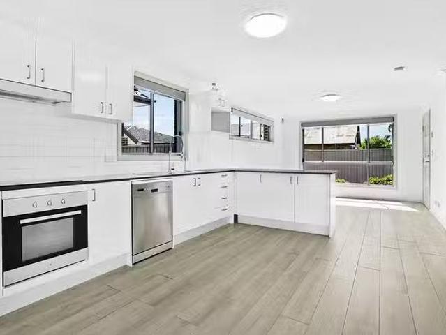 New 4/60 Brisbane Street, Oxley Park, NSW 2760