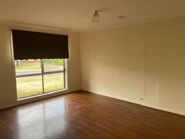 Rental! 46 MURCHISON DRIVE, ROXBURGH PARK, VIC 3064 House fo.