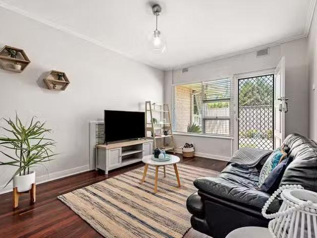 Deal! 4/6 Golflands Terrace, Glenelg North, SA 5045