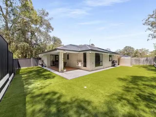 Charming 46 Honeyeater Crescent, MOGGILL, QLD 4070 House for.