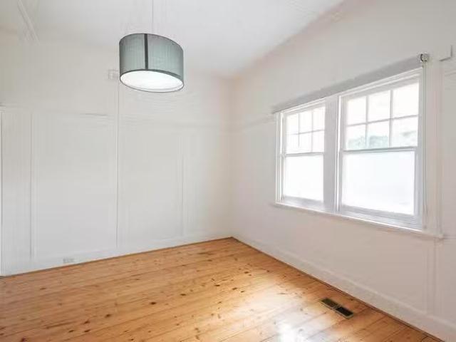 Nice 46 Littlewood Street, Hampton, VIC 3188