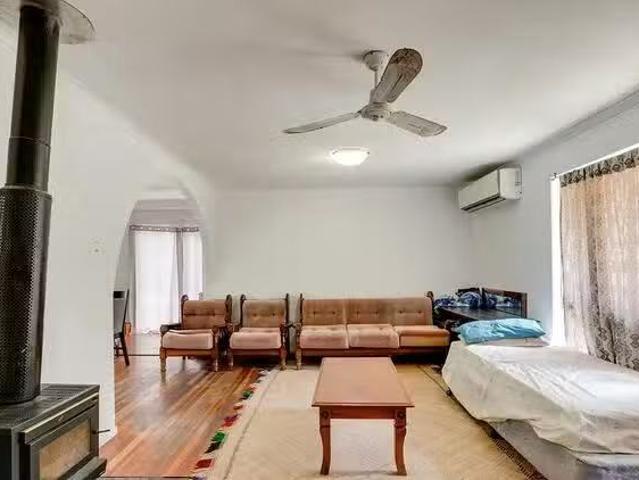 Deal! 46 48 Verran Street, Bellbird Park, QLD 4300