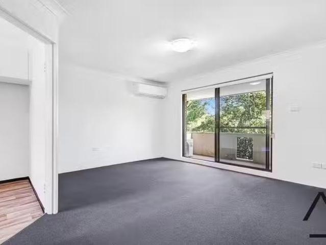 Just in! 4/72 Burlington Road, Homebush, NSW 2140