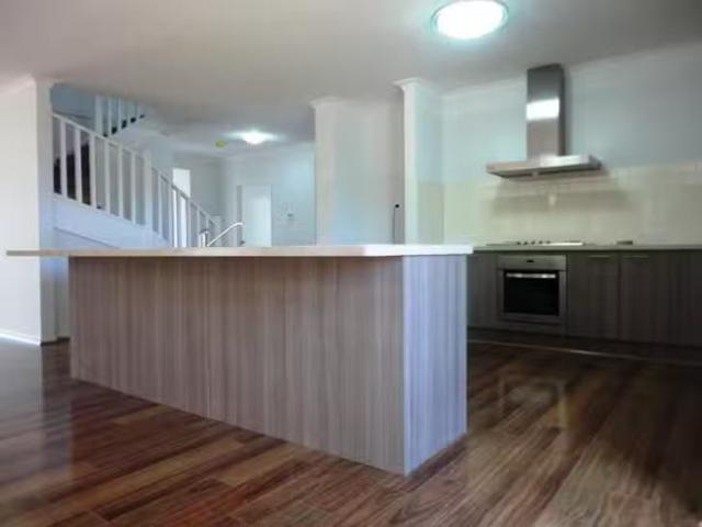 Unique 47 Australis Drive, Williams Landing, VIC 3027
