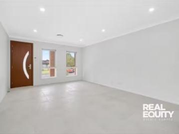 Rental! 48B Bungarra Crescent, Chipping Norton Townhouse for r.