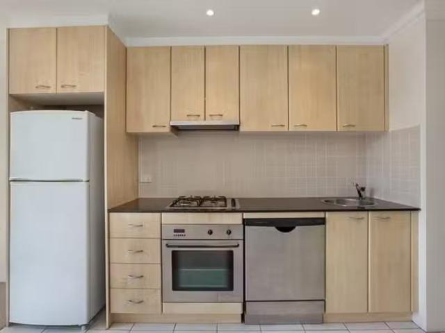Unique 49/13 Ernest Street, CROWS NEST Apartment for rent Lis.