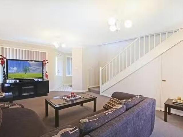 For Rent! 4/96 Fawcett Street, Glenfield, NSW 2167