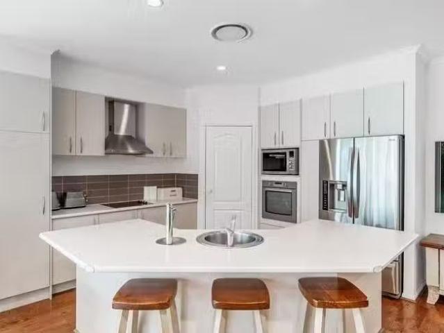 Cozy 49 Talltrees Circuit, Wakerley, QLD 4154