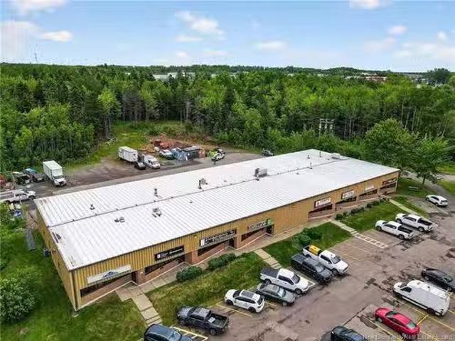 Unique 400B 725 Champlain St, Moncton, NB, E1A 1P6 commercia.