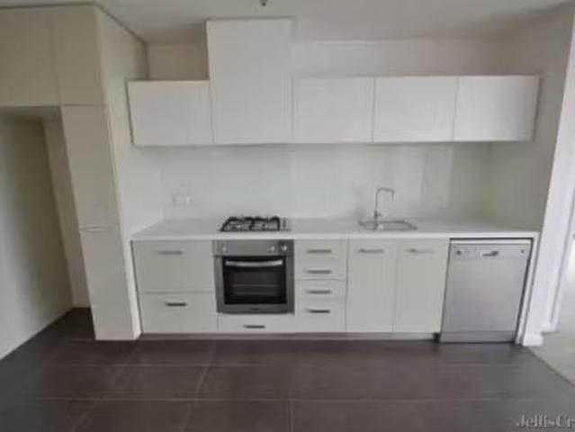Just in! 408/8 Breavington Way, Northcote VIC 3070