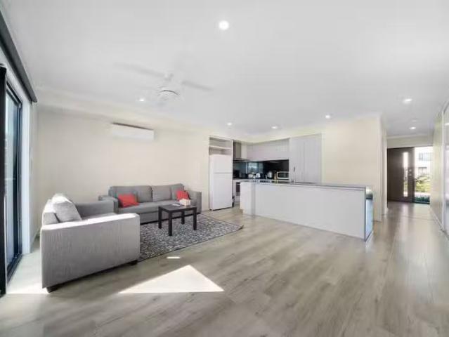 Cheap 40 Nash Bvd, Rockbank VIC 3335