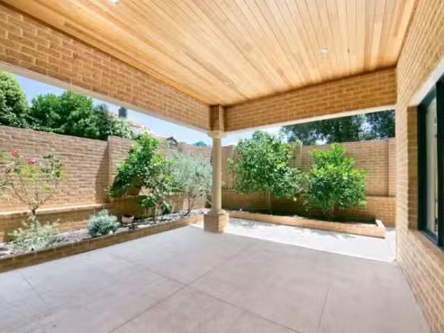 Deal! 40A Cawston Road, Attadale, WA 6156