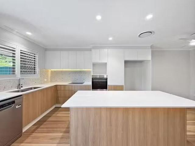 Cheap 4/15 Dalby Street, Maroochydore, QLD 4558