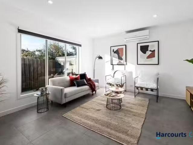 Just in! 4/15 Drina Street, STRATHMORE, VIC 3041 Unit for Rent