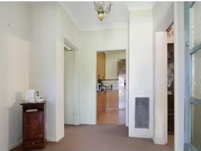 Unique 418 Schubach Street, EAST ALBURY House for rent Listed.