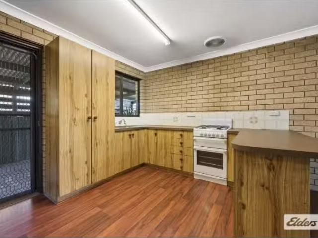 Nice 4/191 Baranbale Way, Springdale Heights Apartment for ren.