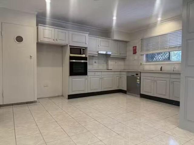 Cozy 41 Scarborough Terrace, Macleay Island, QLD 4184